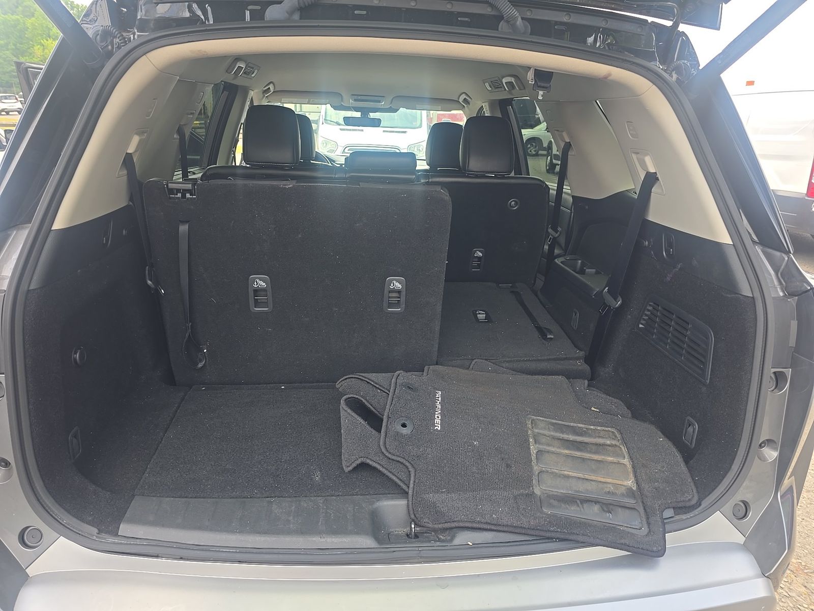 2023 Nissan Pathfinder SL AWD