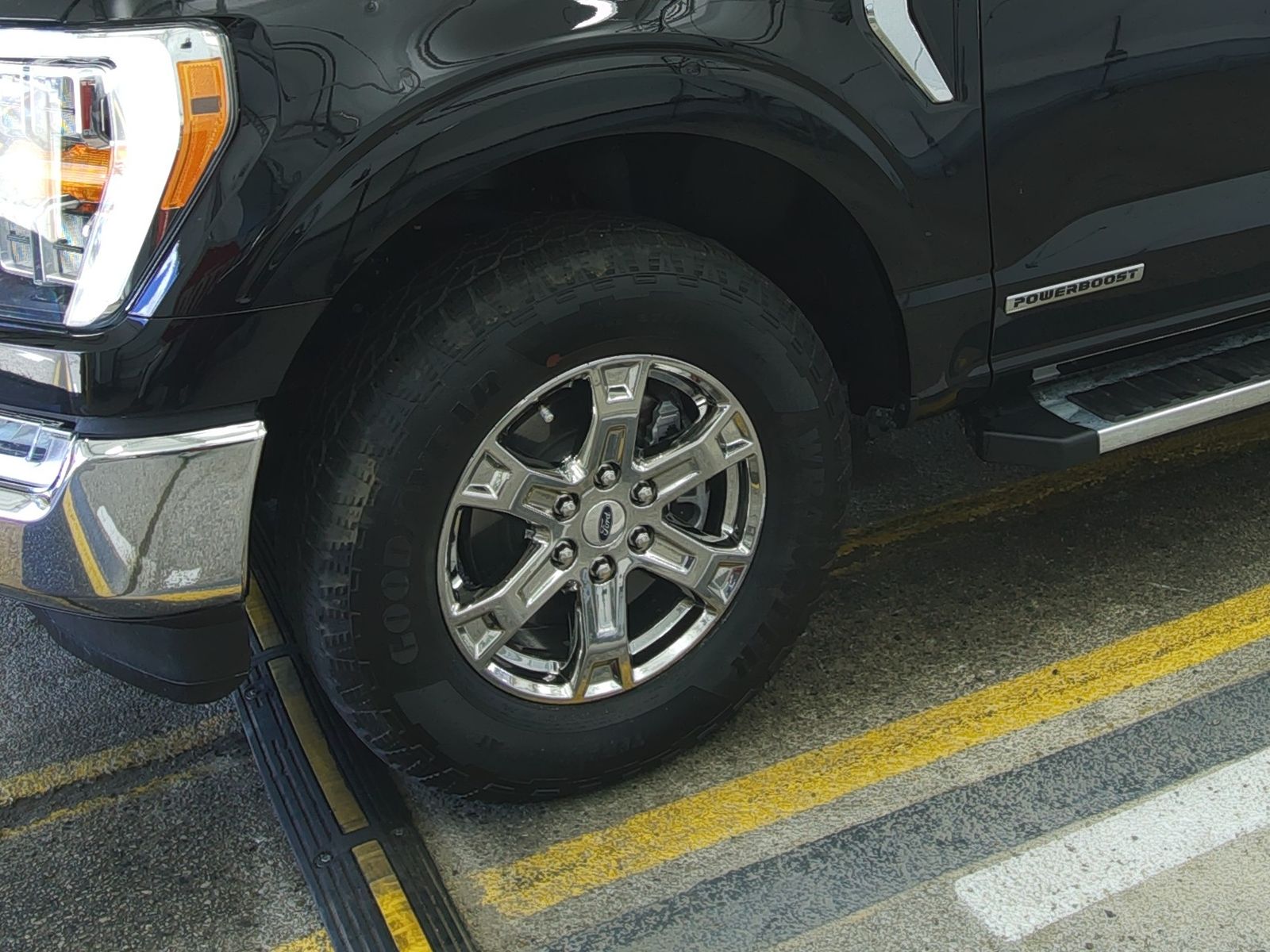 2023 Ford F-150 Hybrid Lariat AWD