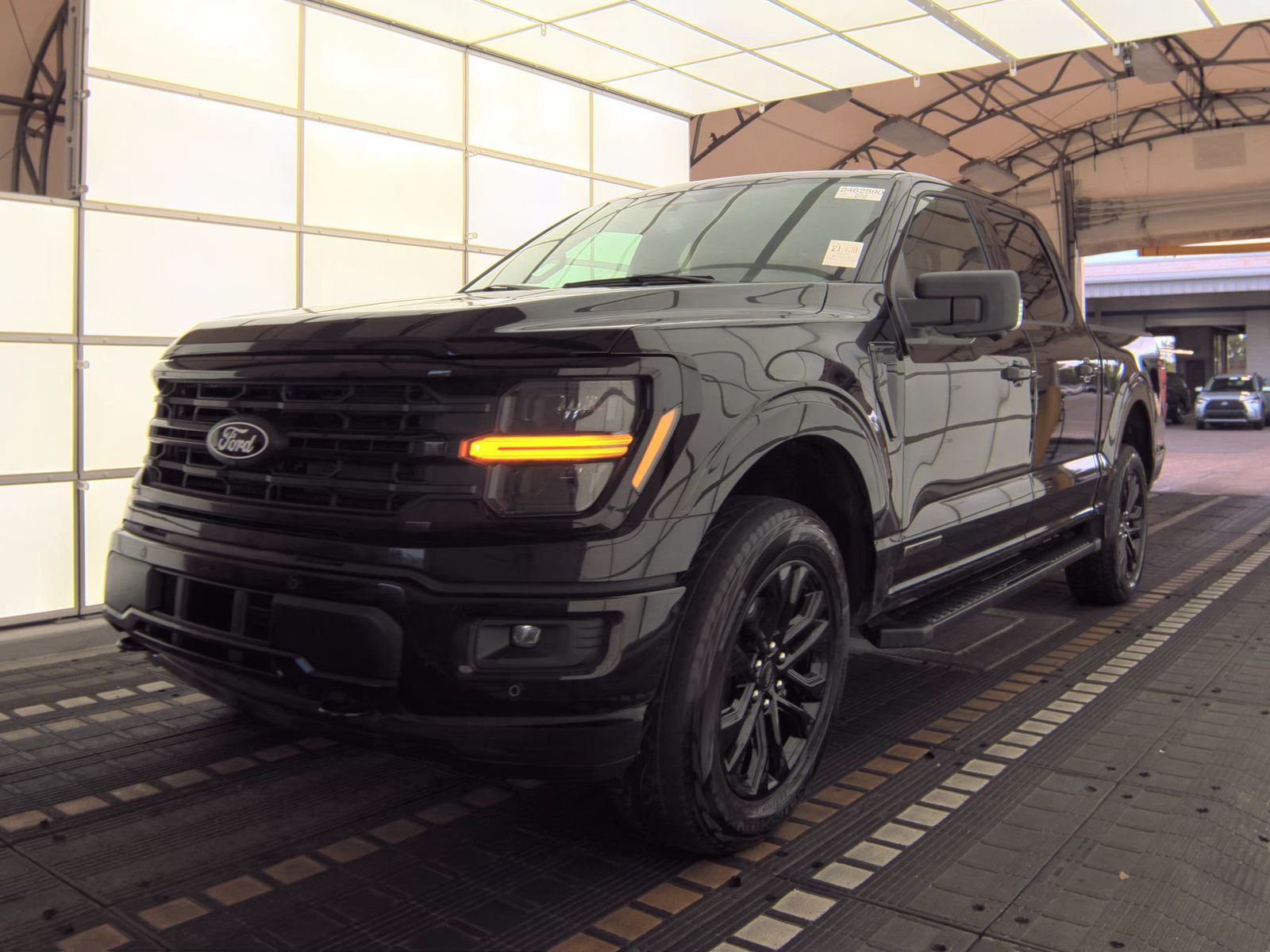 2025 Ford F-150 Hybrid XLT AWD