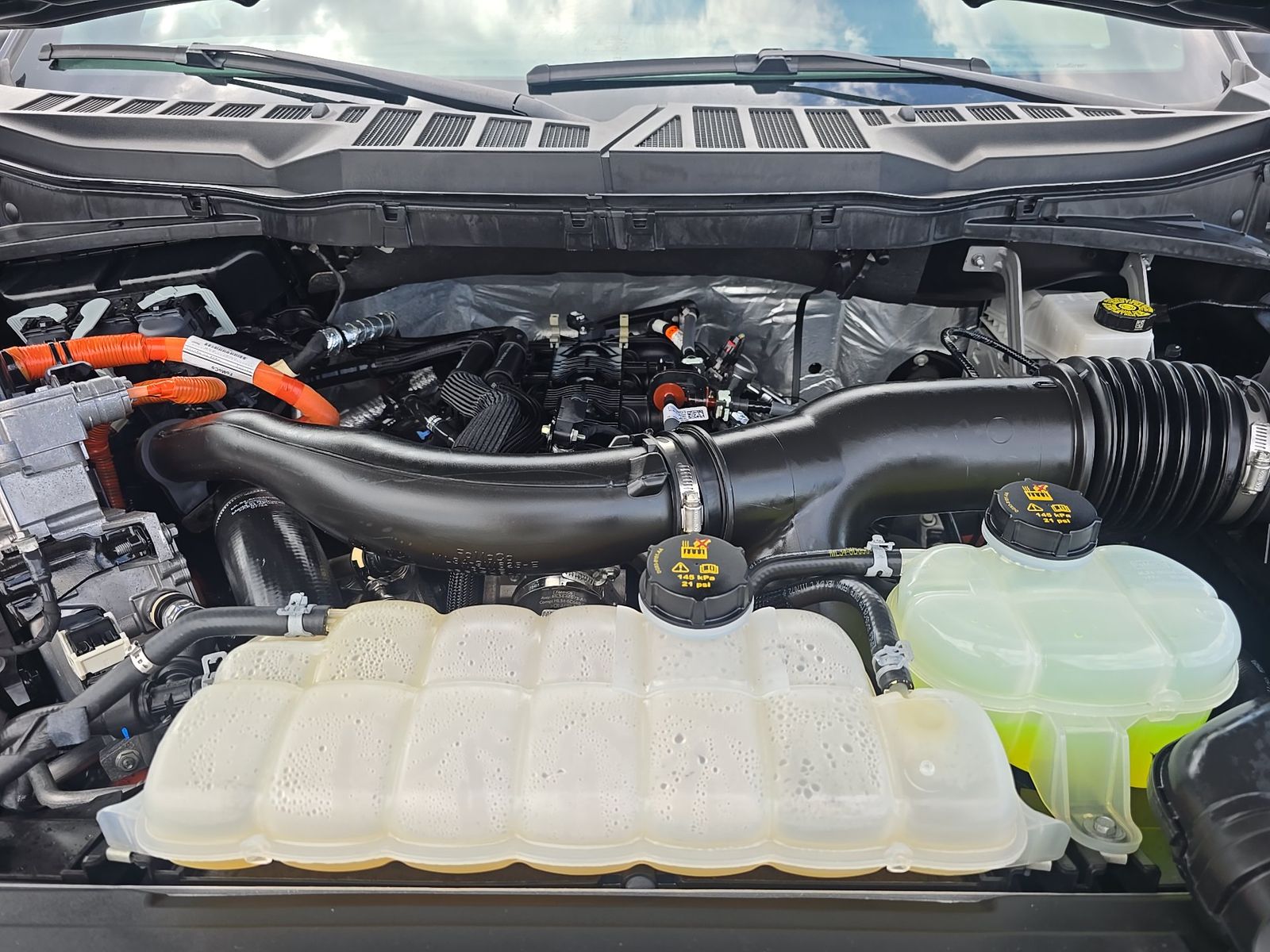 2025 Ford F-150 Hybrid XLT AWD