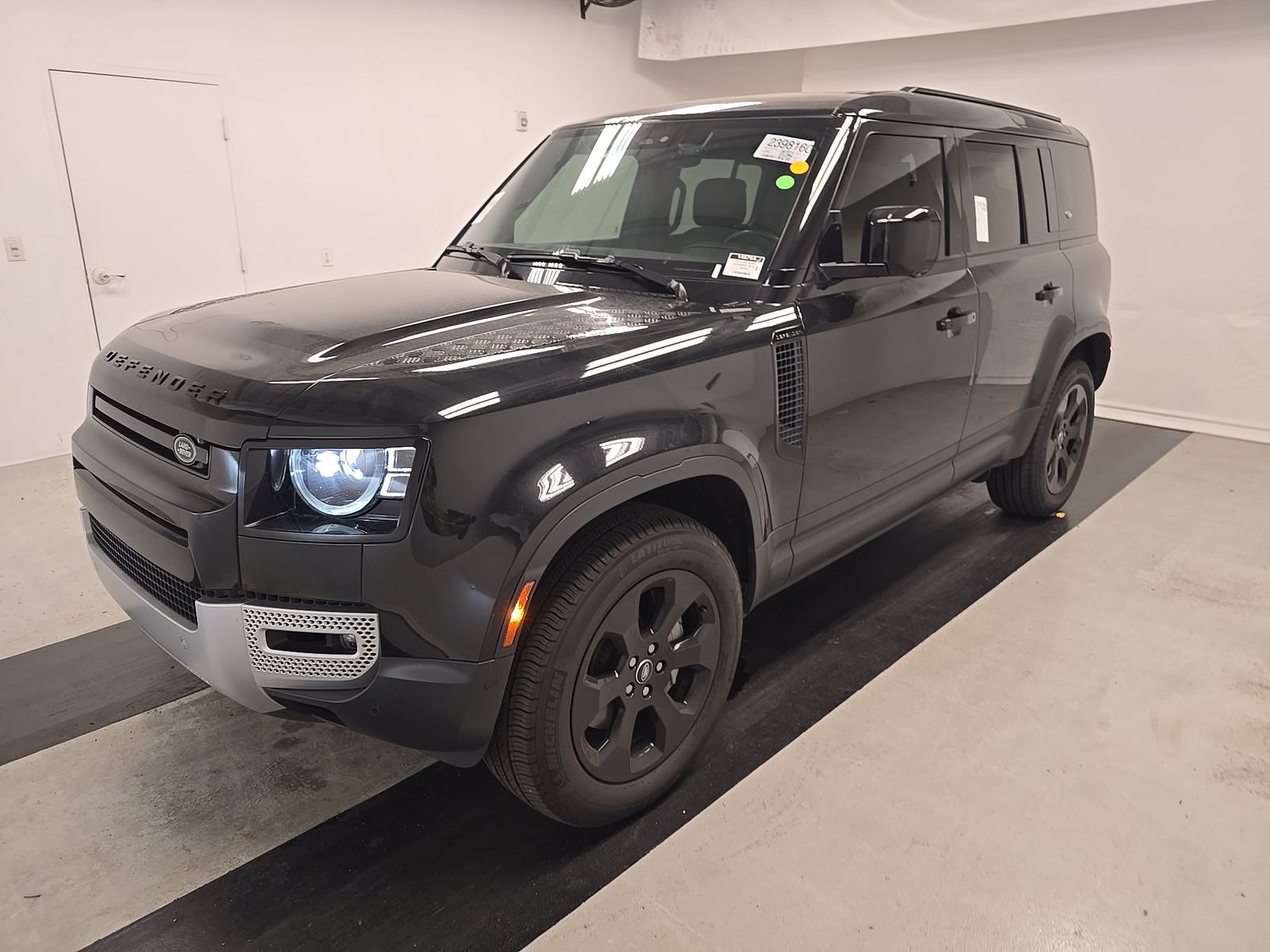 2023 Land Rover Defender 110 SE AWD