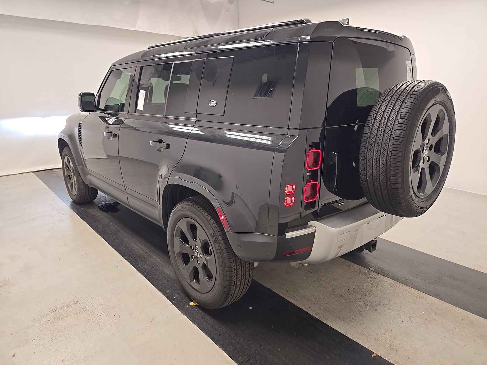 2023 Land Rover Defender 110 SE AWD