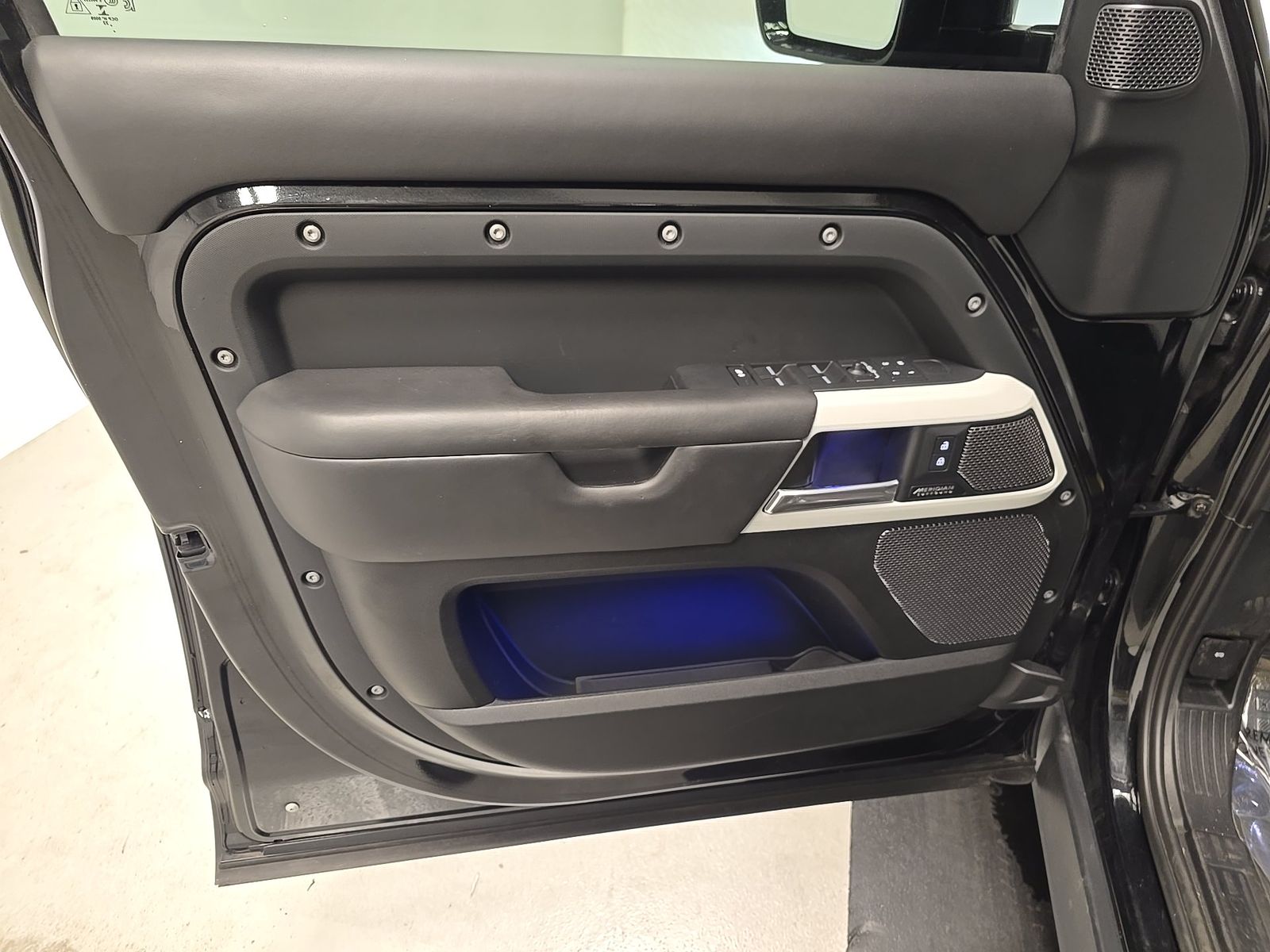 2023 Land Rover Defender 110 SE AWD