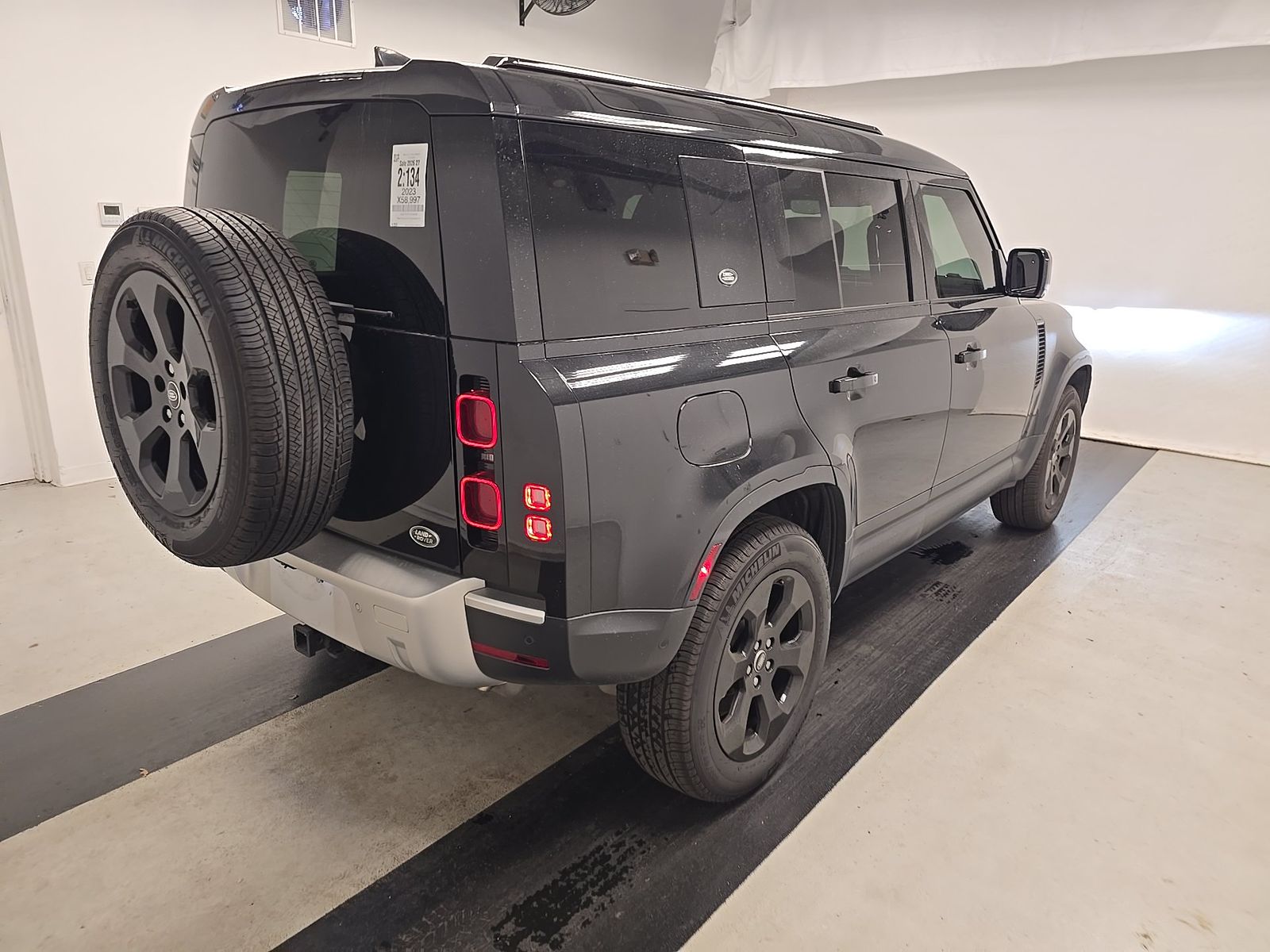 2023 Land Rover Defender 110 SE AWD
