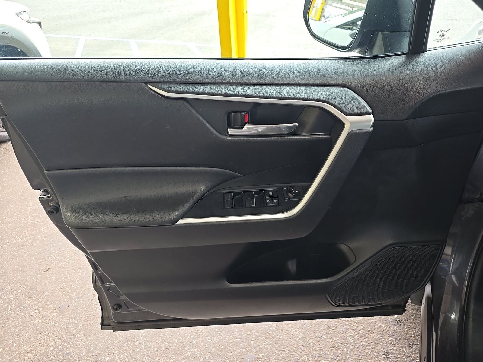 2024 Toyota RAV4 XLE FWD