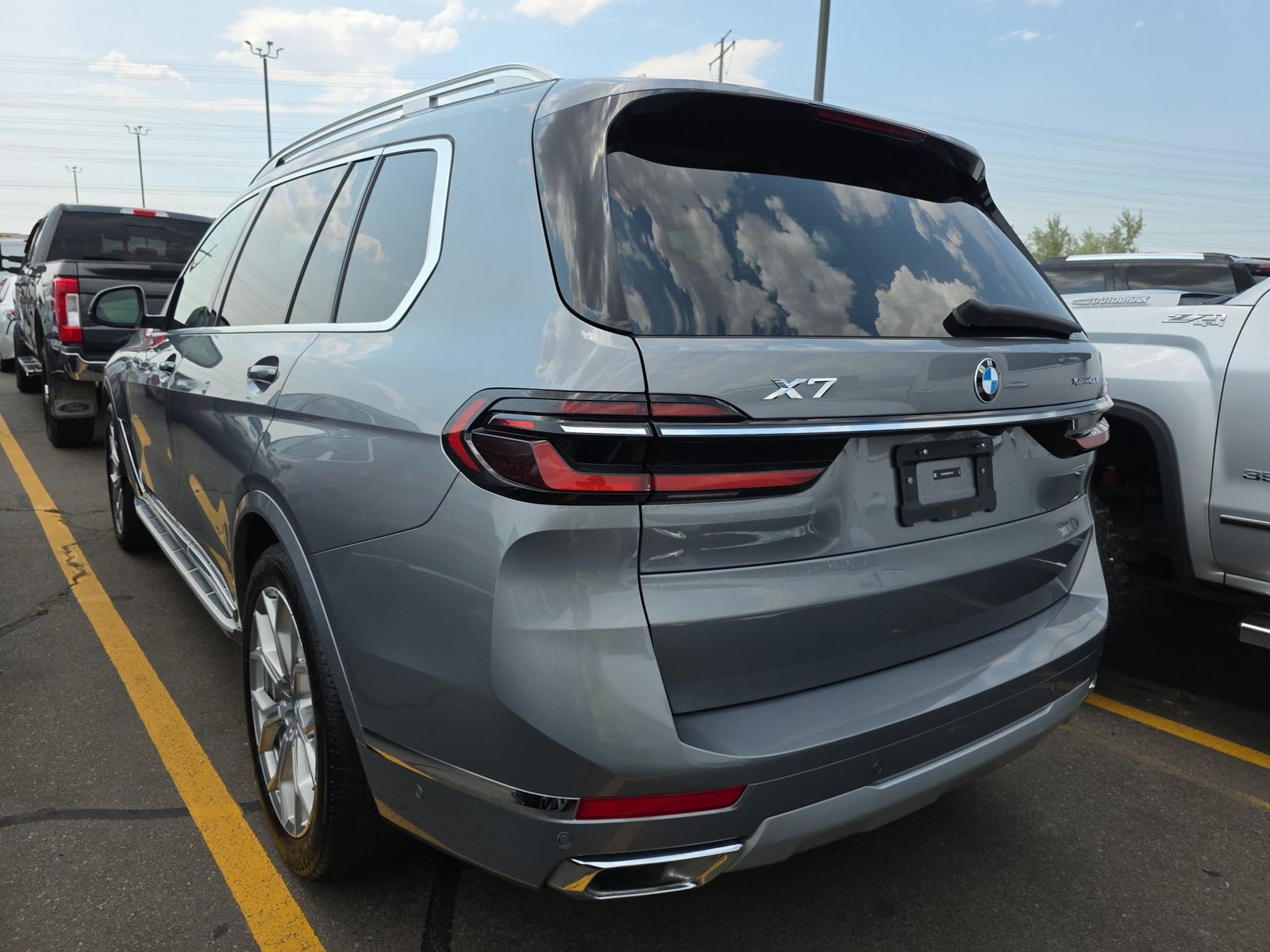 2025 BMW X7 xDrive40i AWD