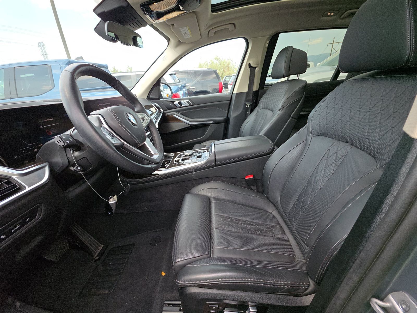 2025 BMW X7 xDrive40i AWD