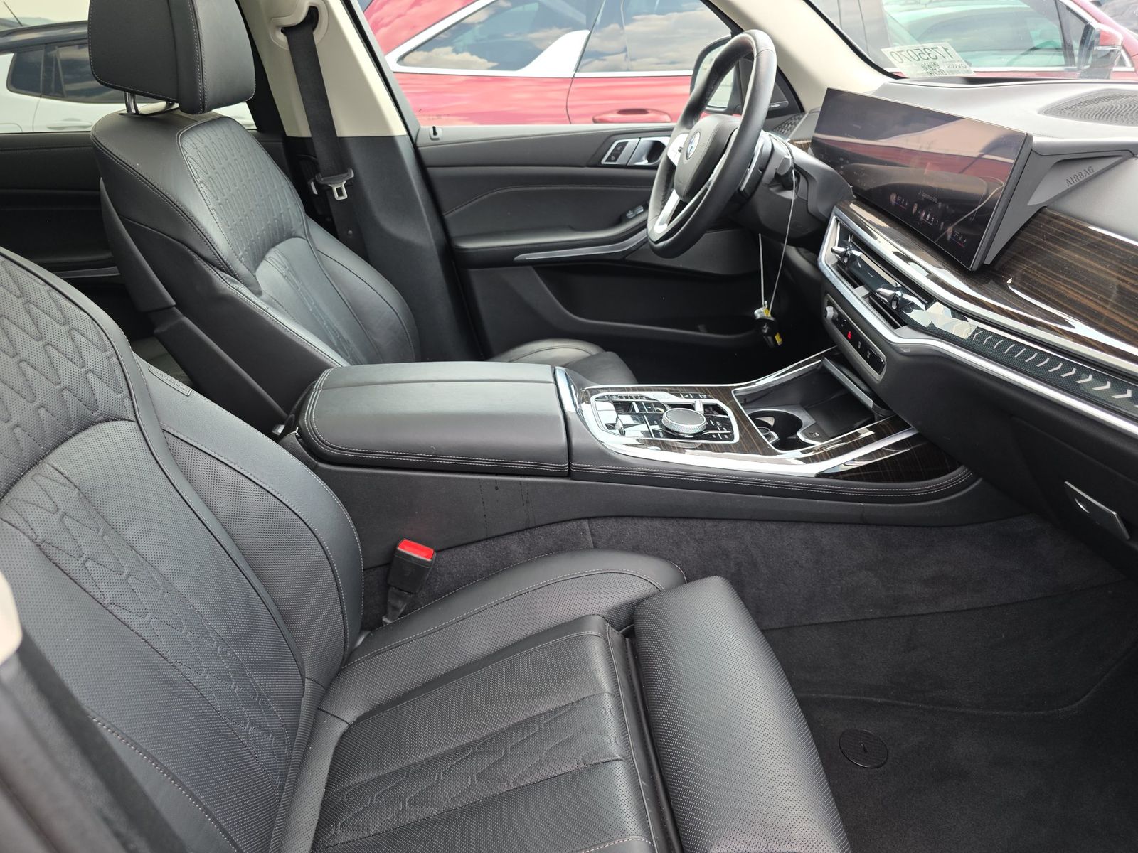 2025 BMW X7 xDrive40i AWD