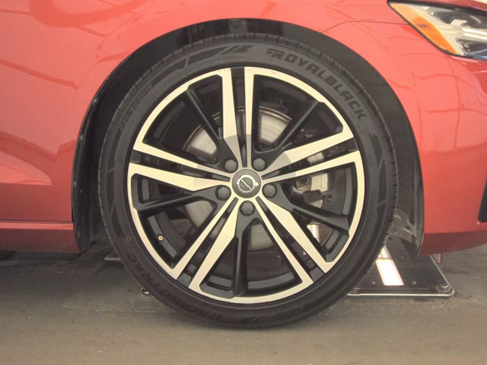 2019 Volvo S60 T5 R-Design FWD