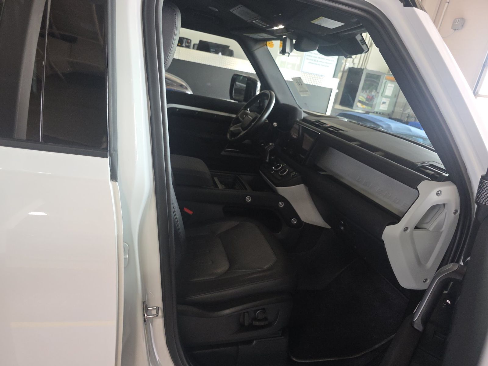 2022 Land Rover Defender 110 X-Dynamic SE AWD