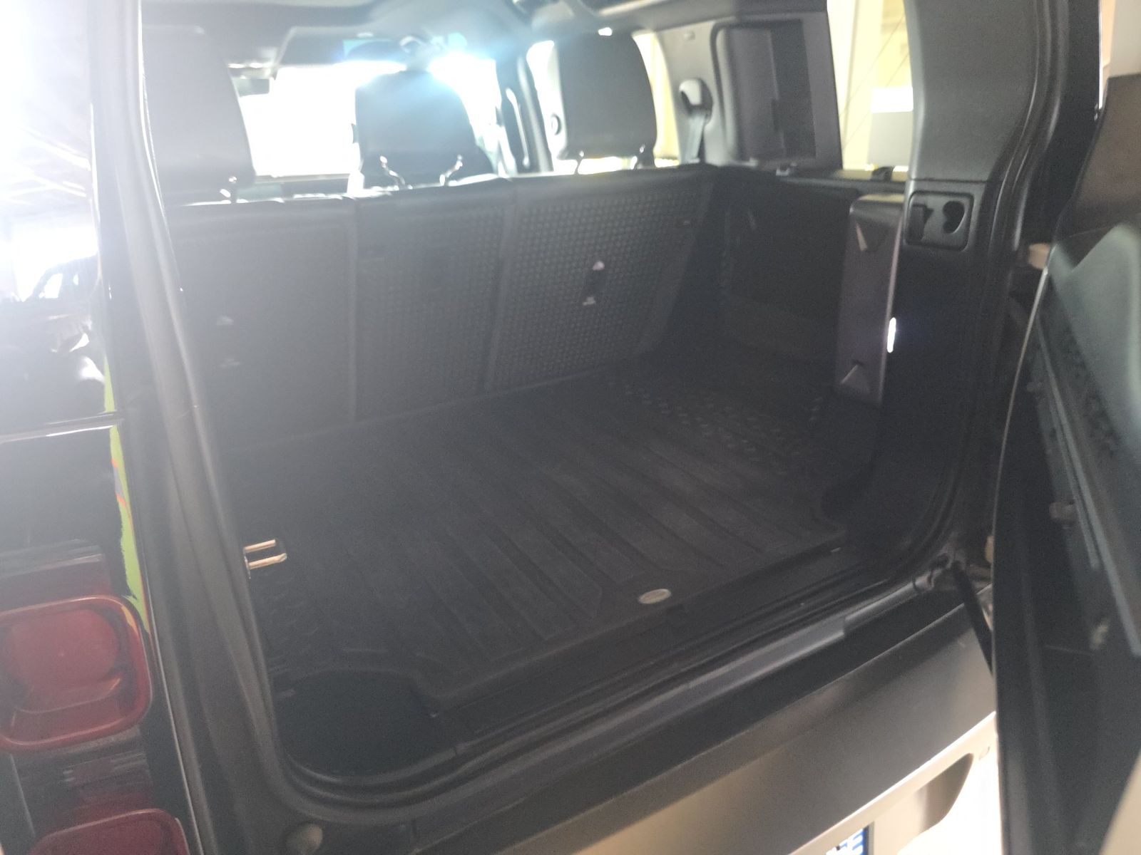 2022 Land Rover Defender 110 X-Dynamic SE AWD