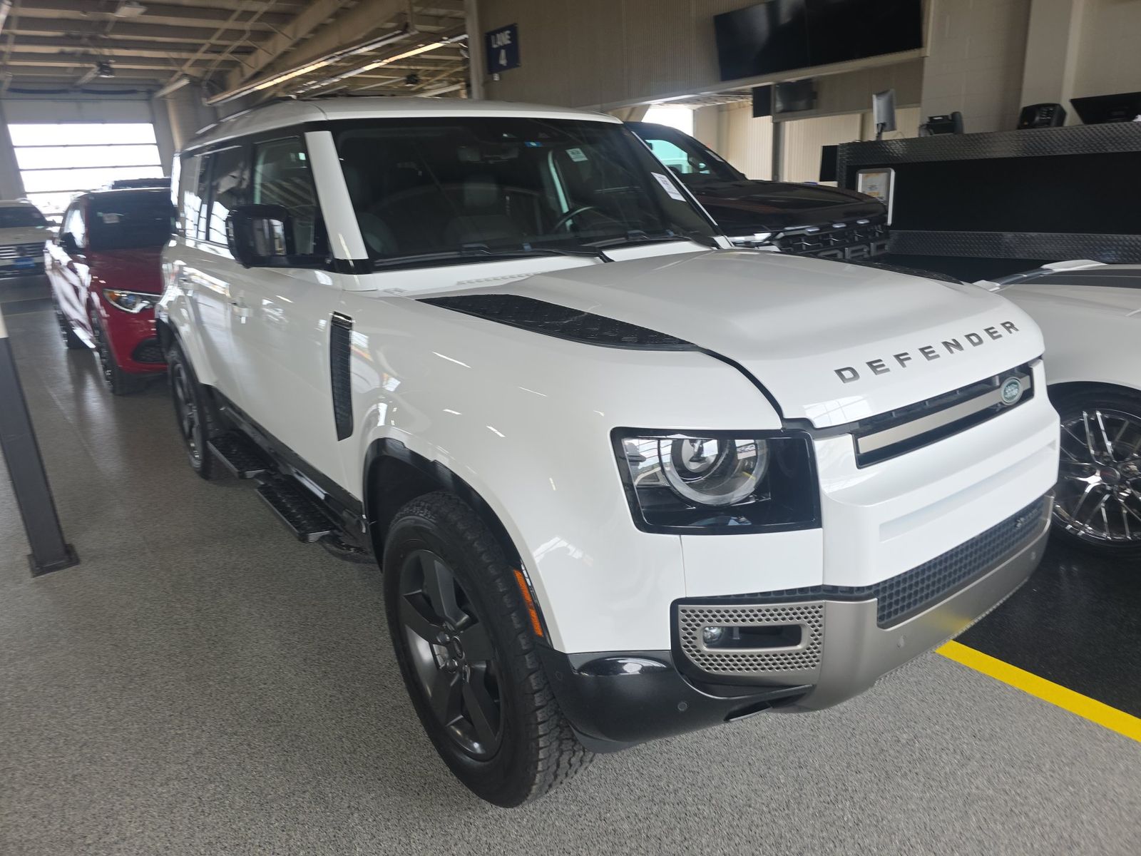 2022 Land Rover Defender 110 X-Dynamic SE AWD