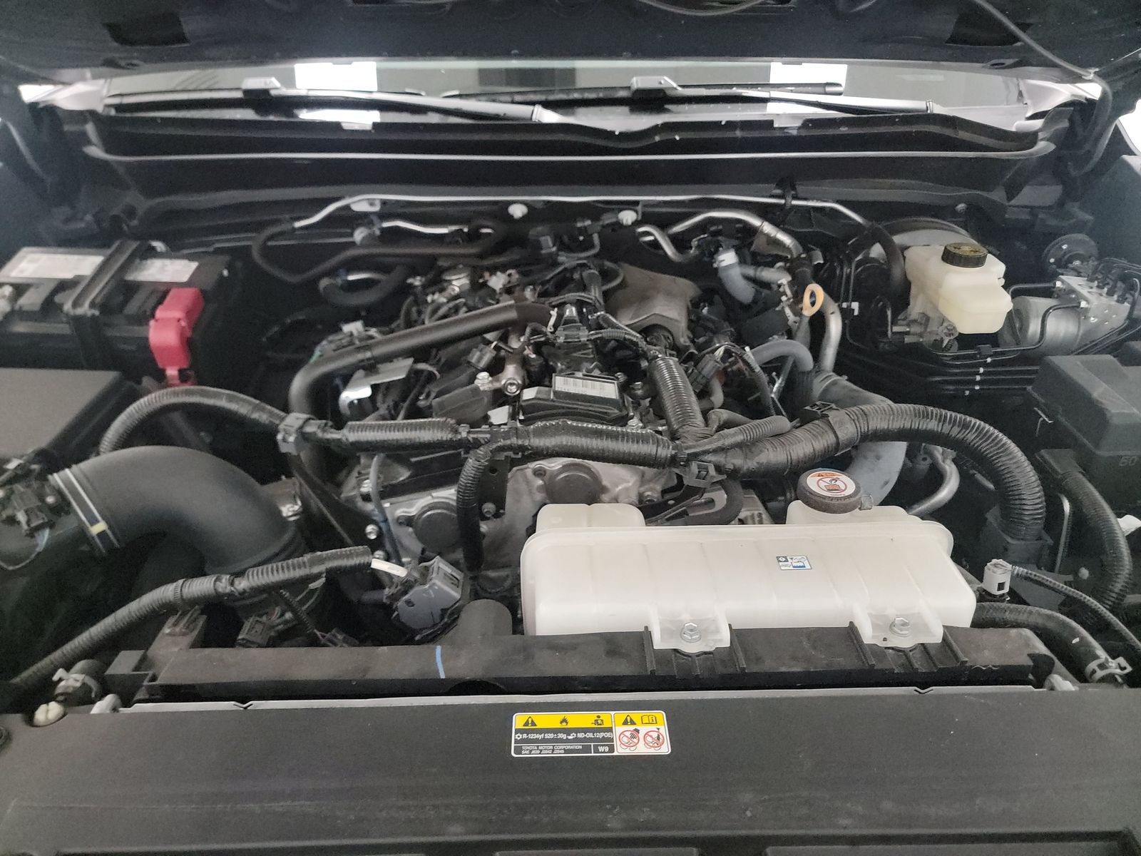 2024 Toyota Tacoma SR5 AWD