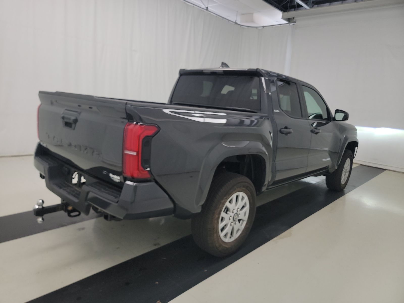 2024 Toyota Tacoma SR5 AWD