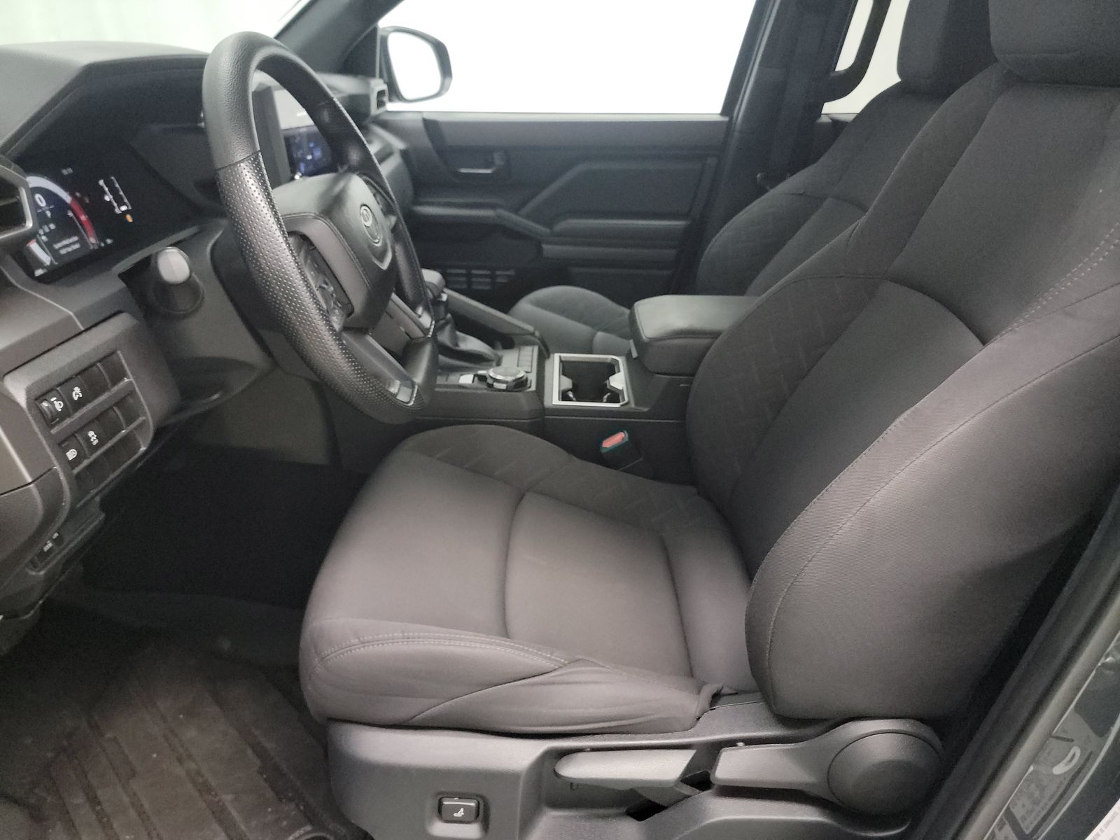 2024 Toyota Tacoma SR5 AWD