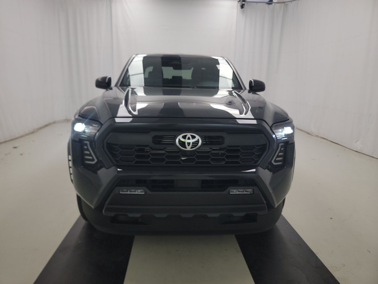 2024 Toyota Tacoma SR5 AWD