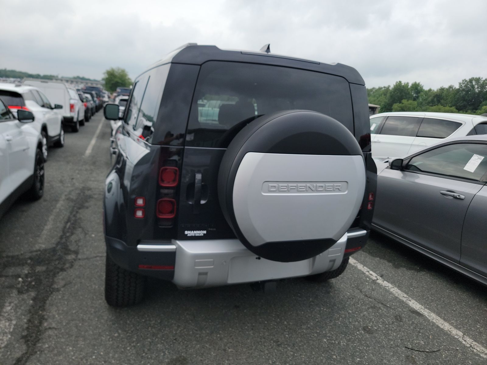 2023 Land Rover Defender 110 SE AWD