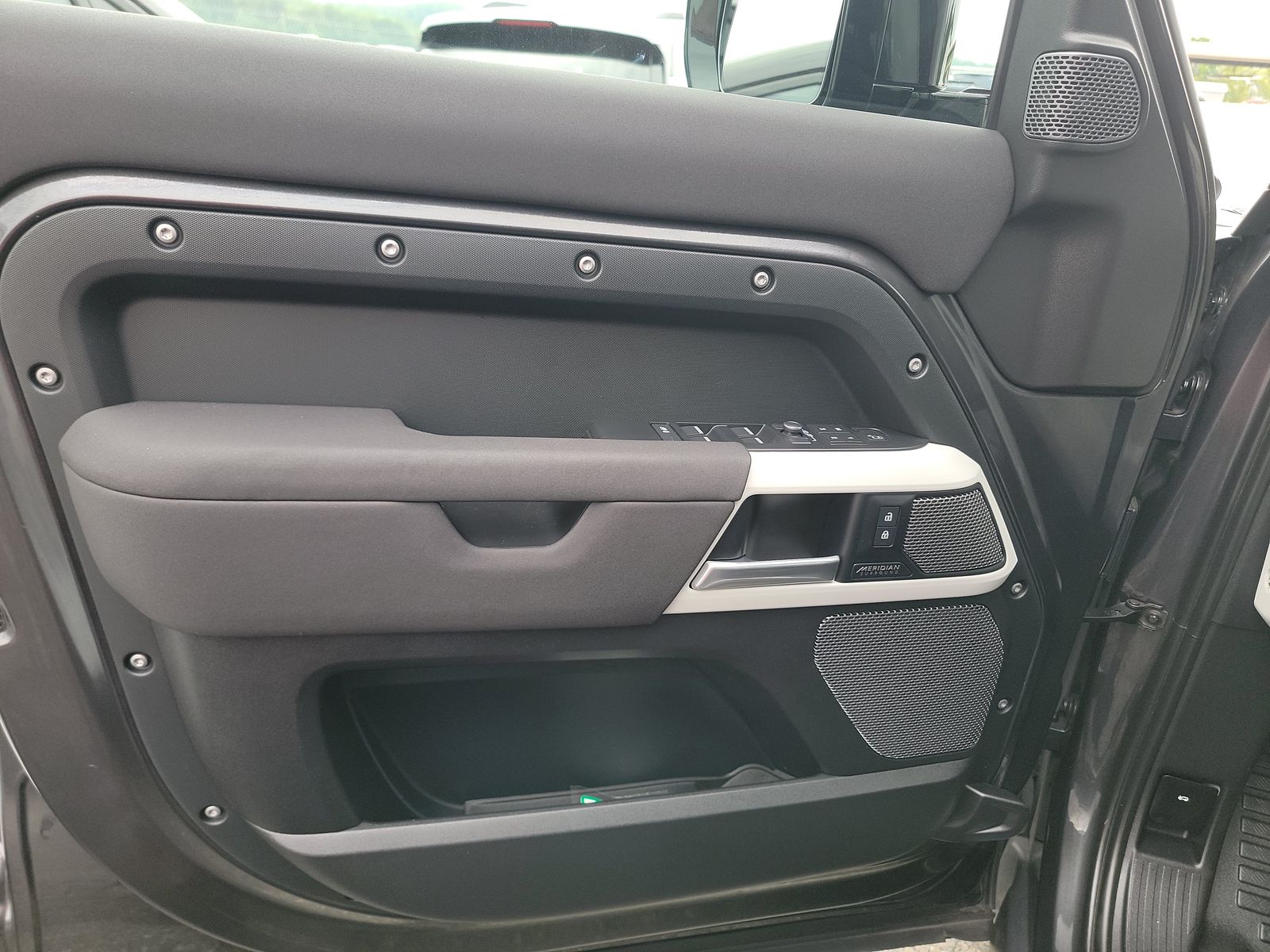 2023 Land Rover Defender 110 SE AWD