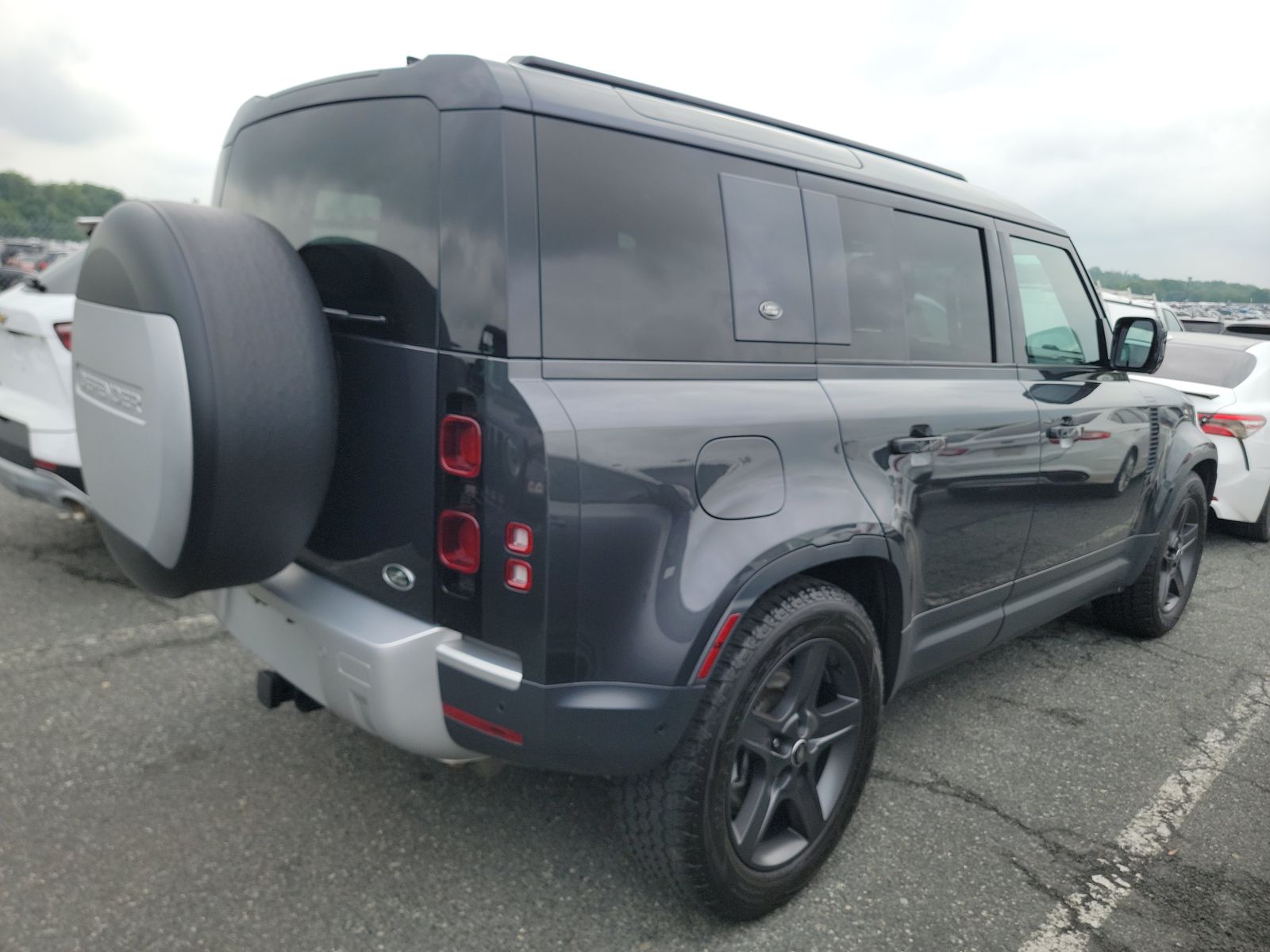 2023 Land Rover Defender 110 SE AWD