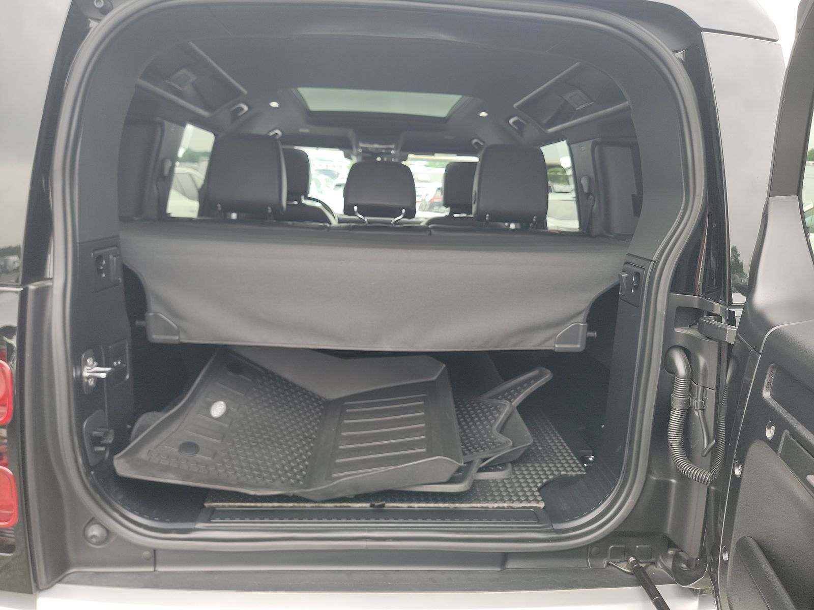 2023 Land Rover Defender 110 SE AWD