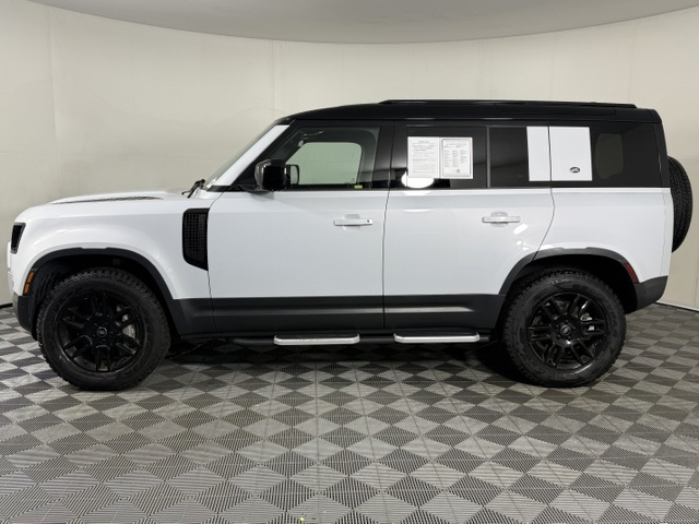 2023 Land Rover Defender 110 SE AWD