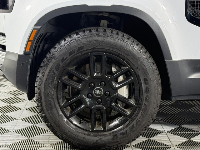 2023 Land Rover Defender 110 SE AWD