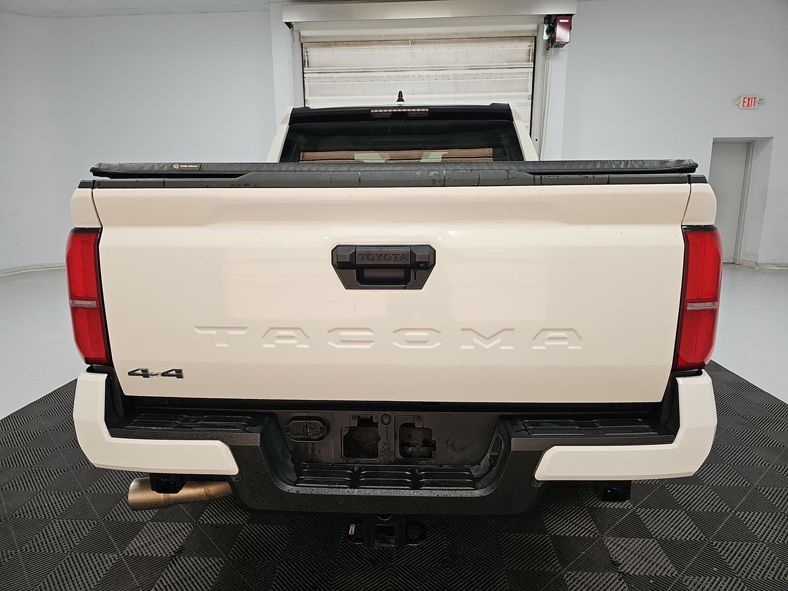 2025 Toyota Tacoma SR5 AWD