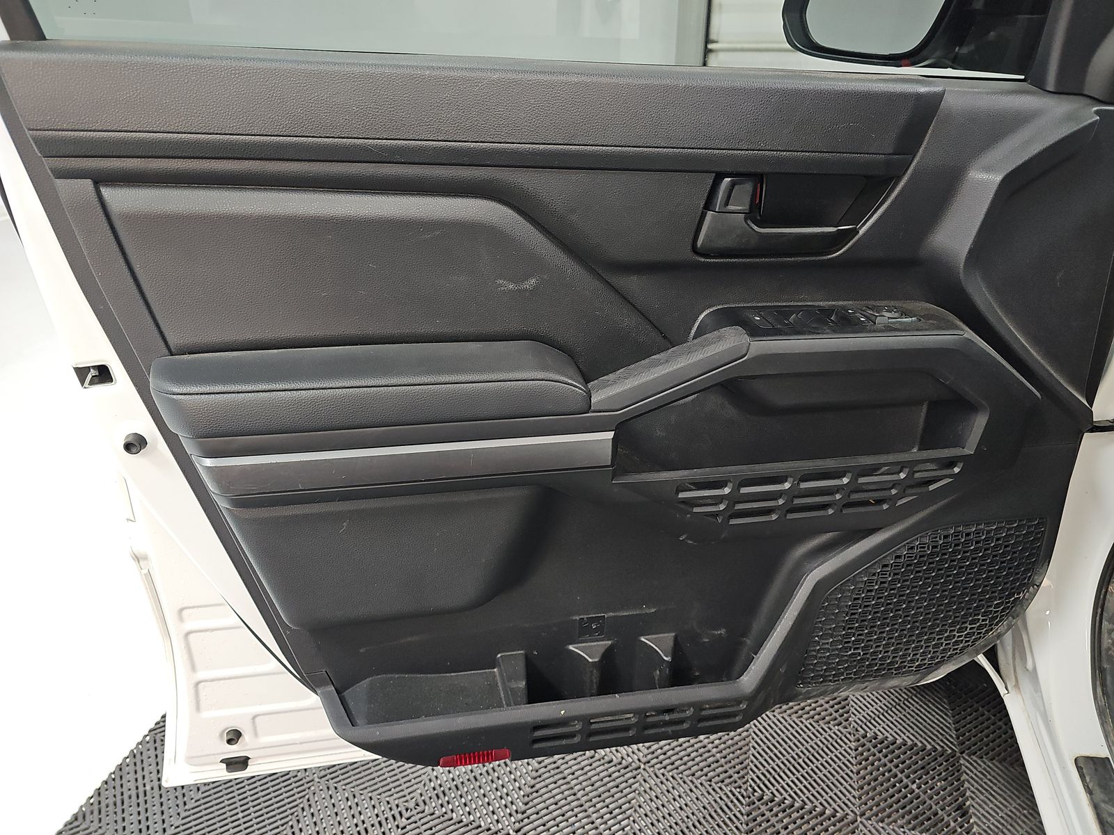 2025 Toyota Tacoma SR5 AWD