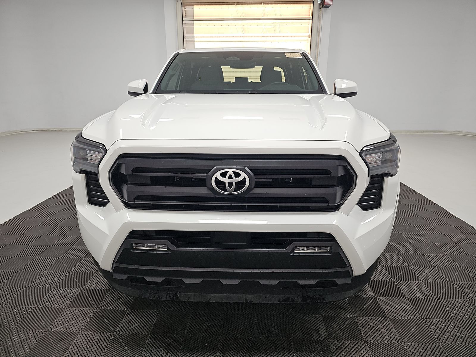 2025 Toyota Tacoma SR5 AWD