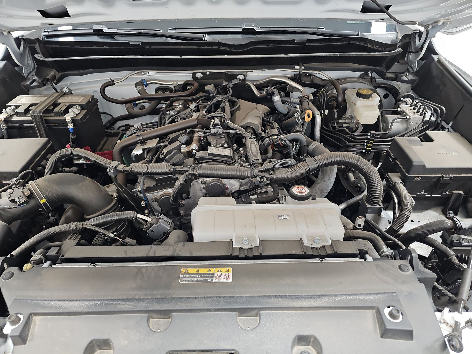 2025 Toyota Tacoma SR5 AWD