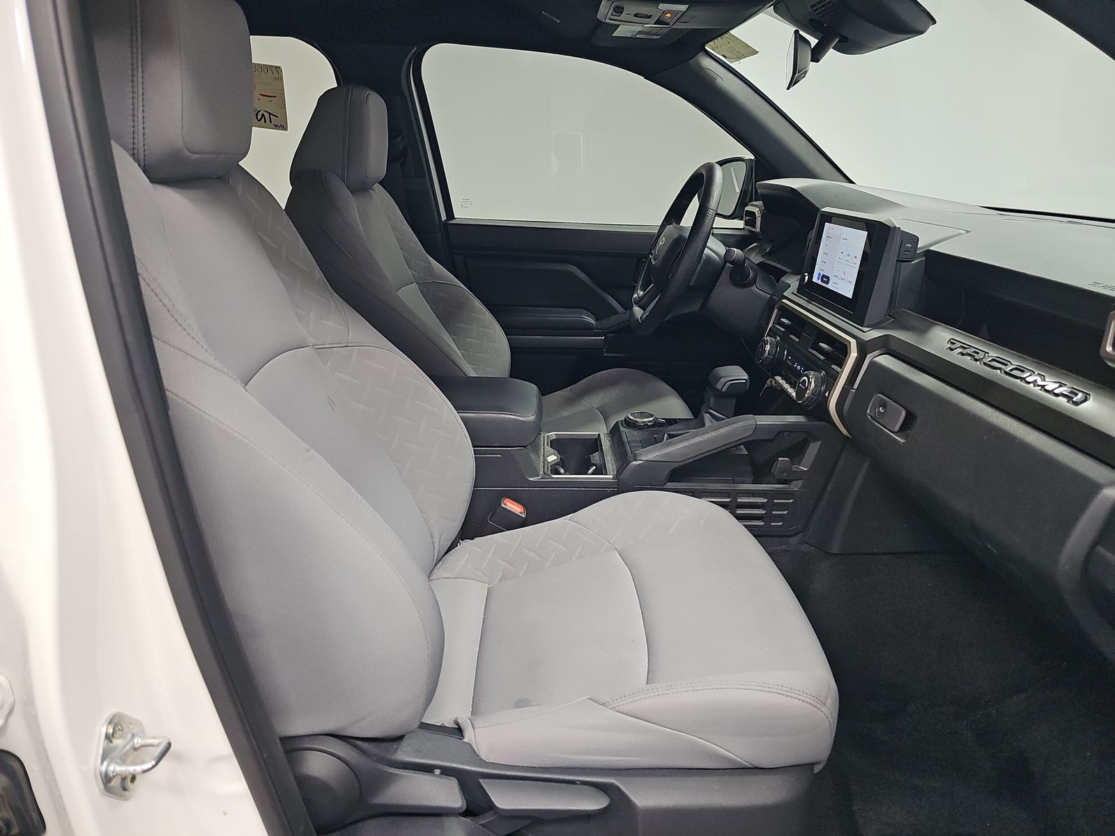 2025 Toyota Tacoma SR5 AWD