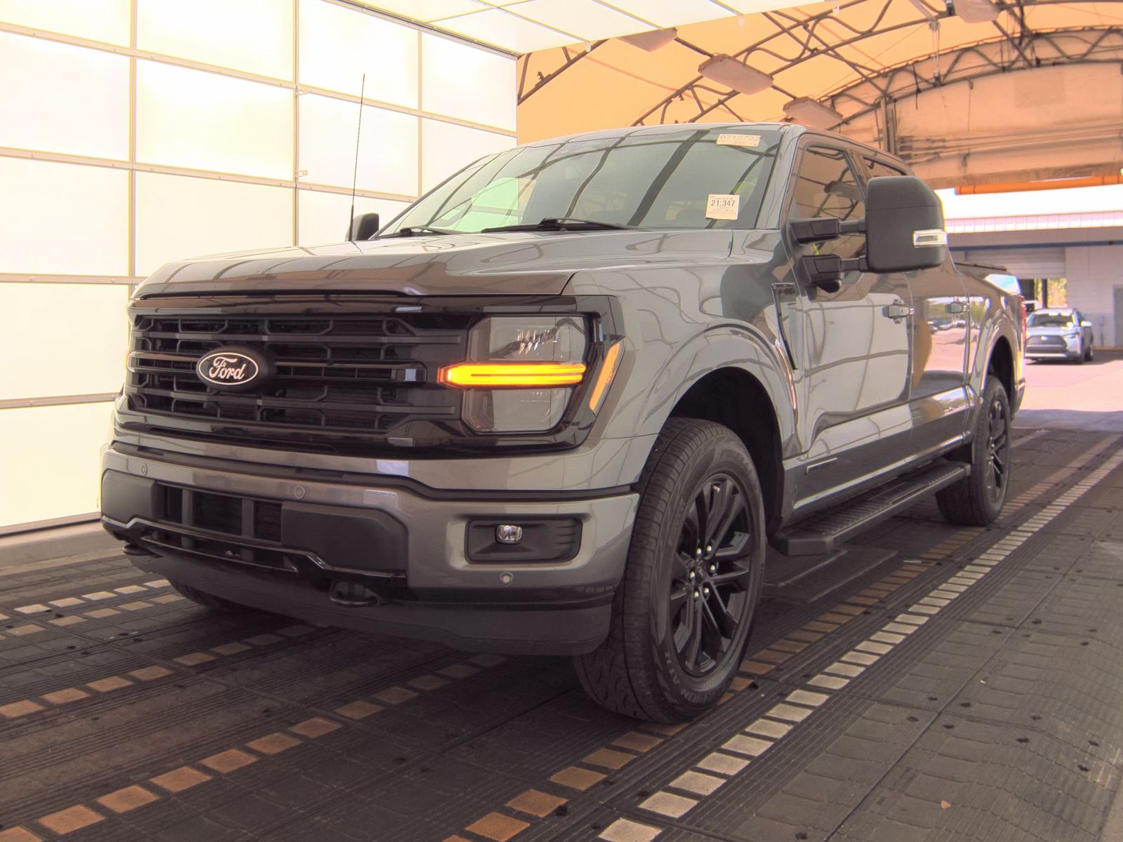 2025 Ford F-150 Hybrid XLT AWD