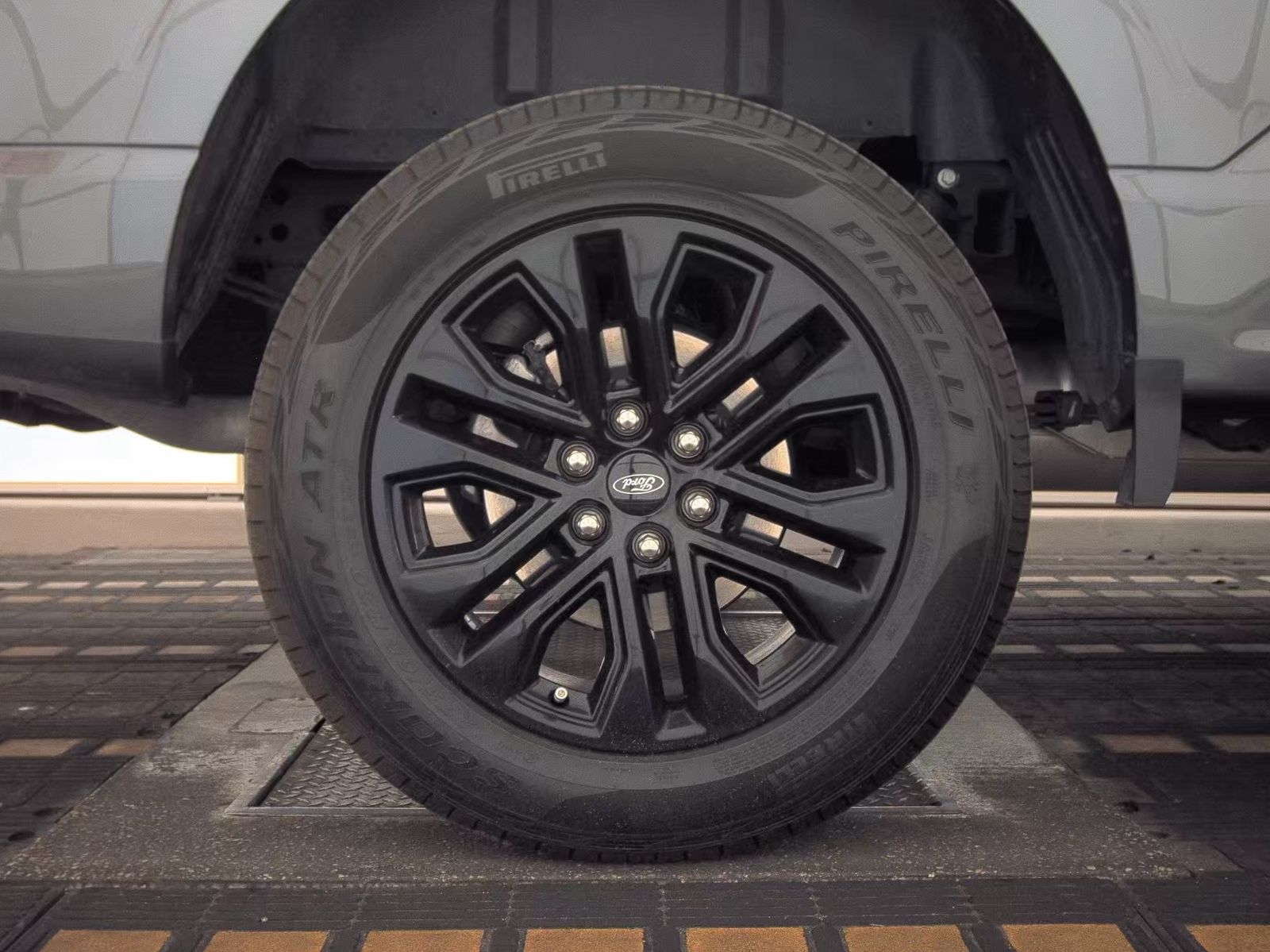2025 Ford F-150 Hybrid XLT AWD