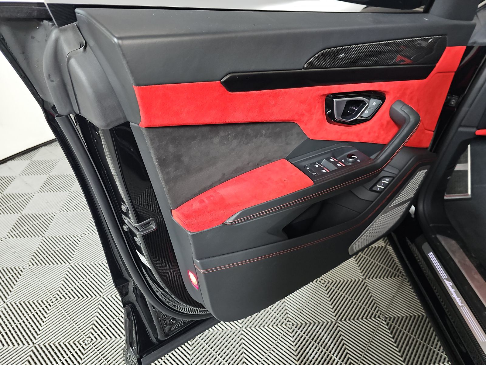 2022 Lamborghini Urus Base AWD