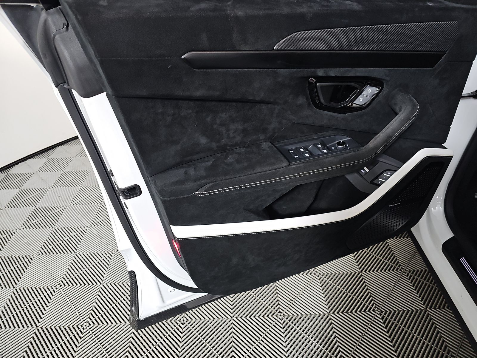 2023 Lamborghini Urus Performante AWD