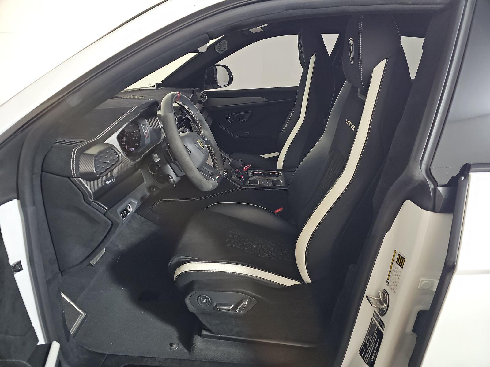 2023 Lamborghini Urus Performante AWD