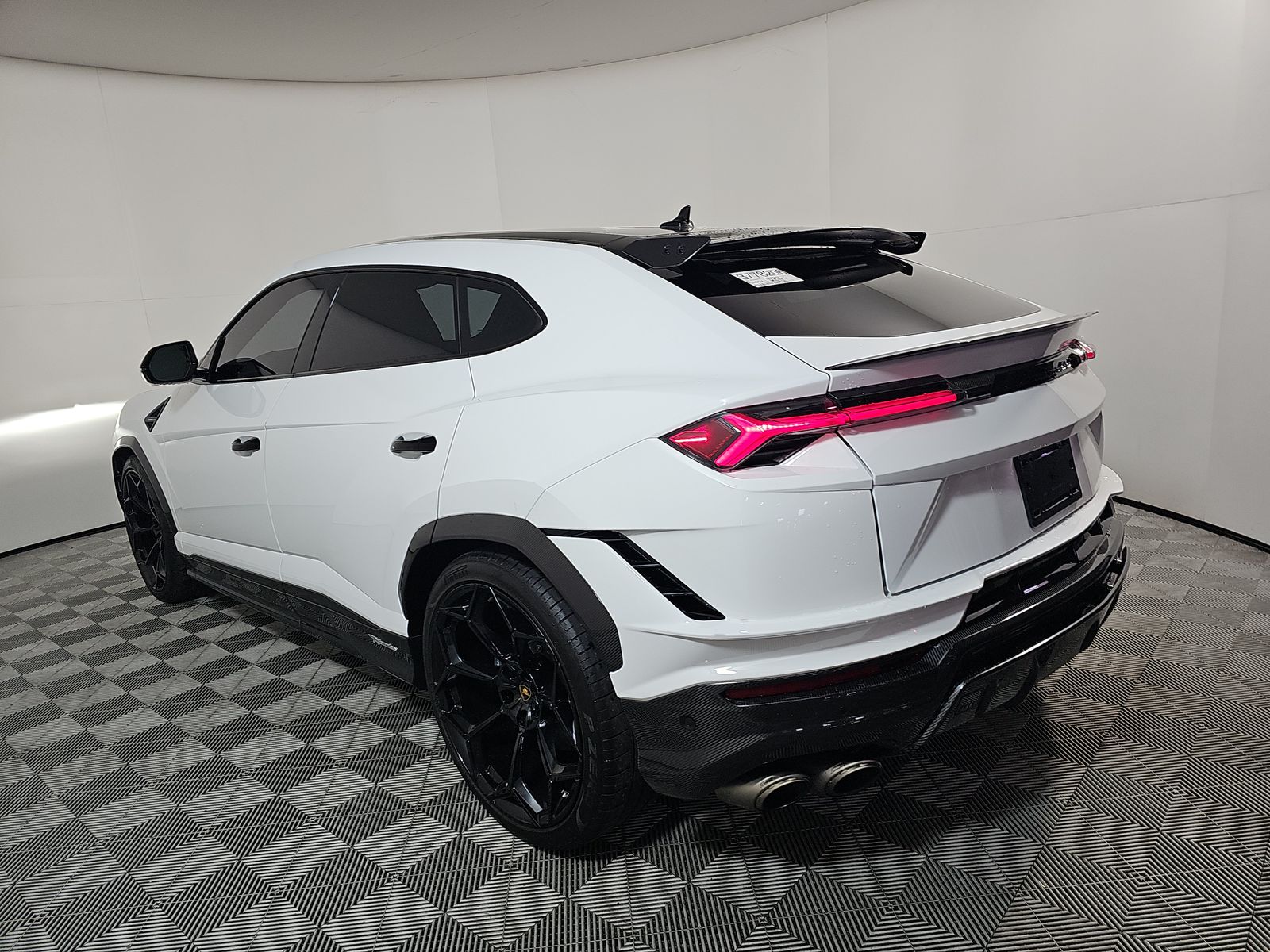 2023 Lamborghini Urus Performante AWD