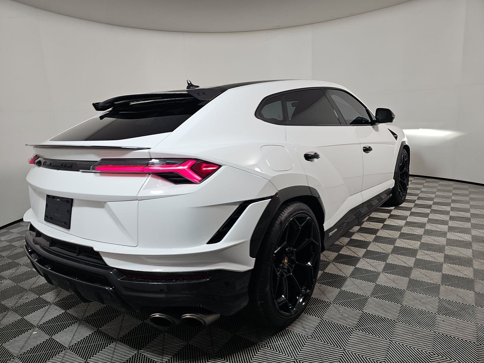 2023 Lamborghini Urus Performante AWD