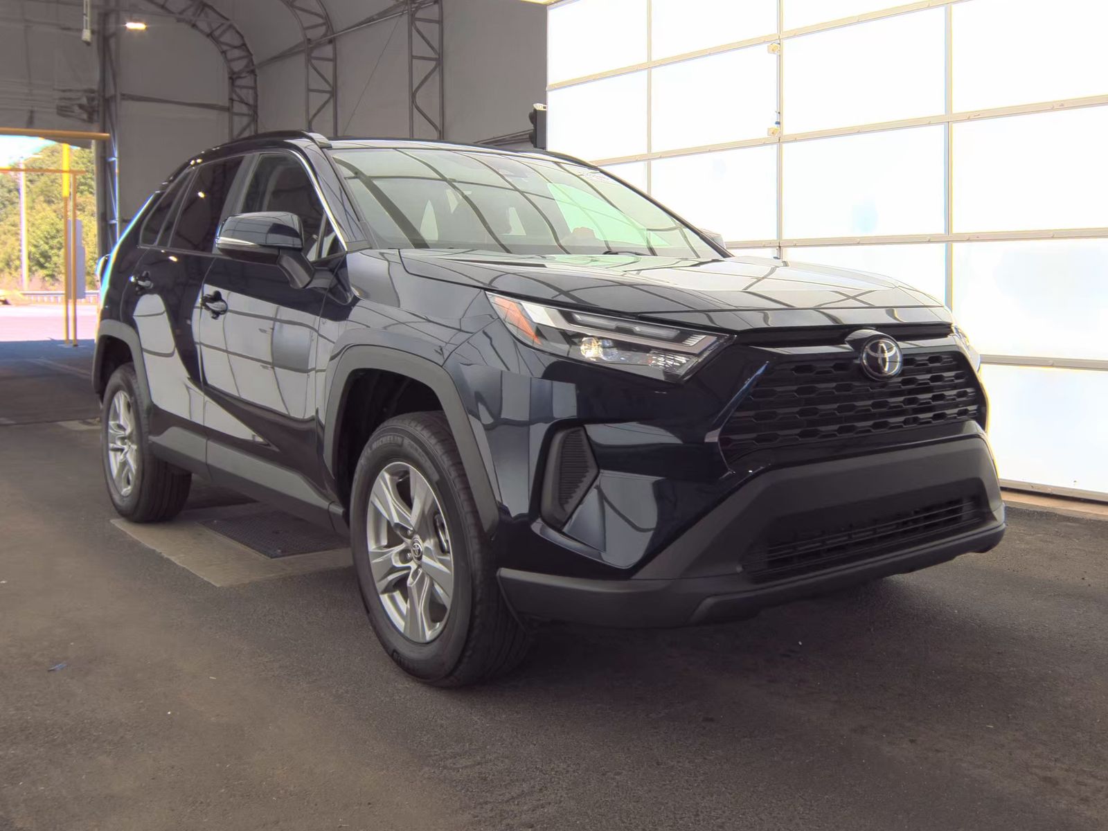 2025 Toyota RAV4 XLE FWD