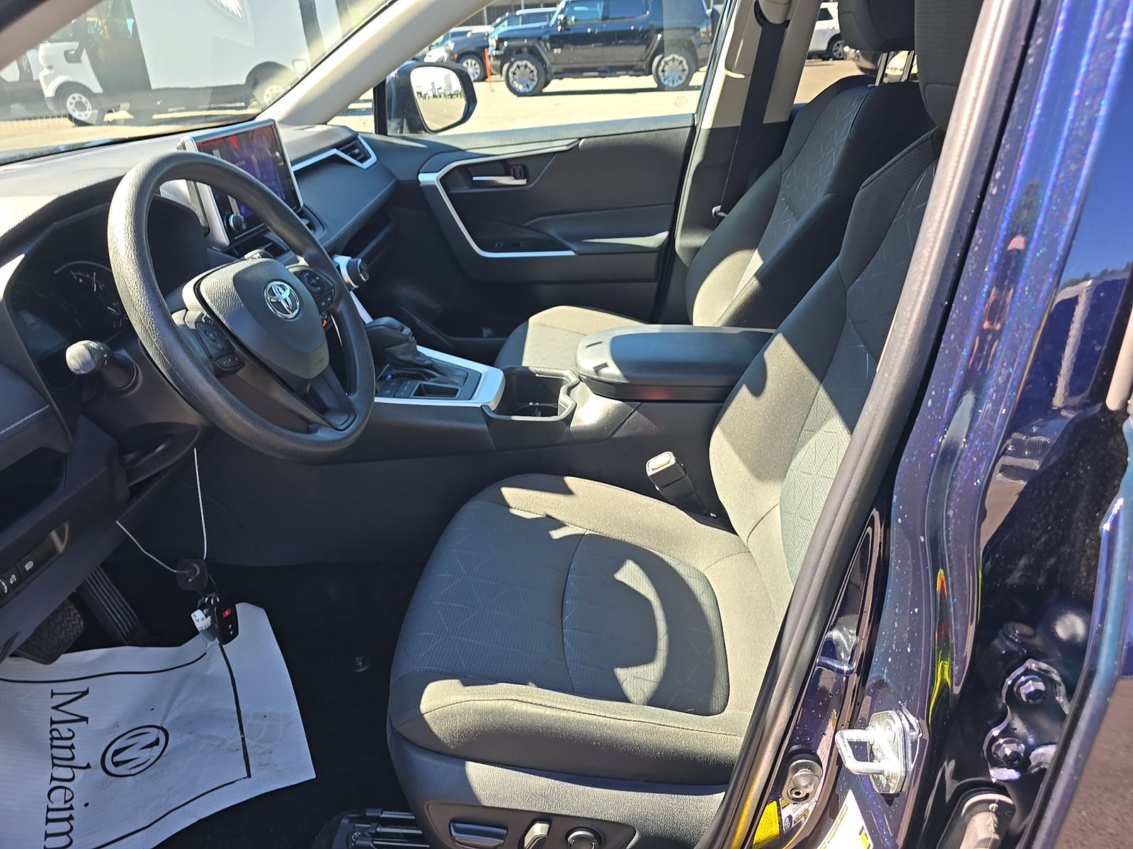 2025 Toyota RAV4 XLE FWD