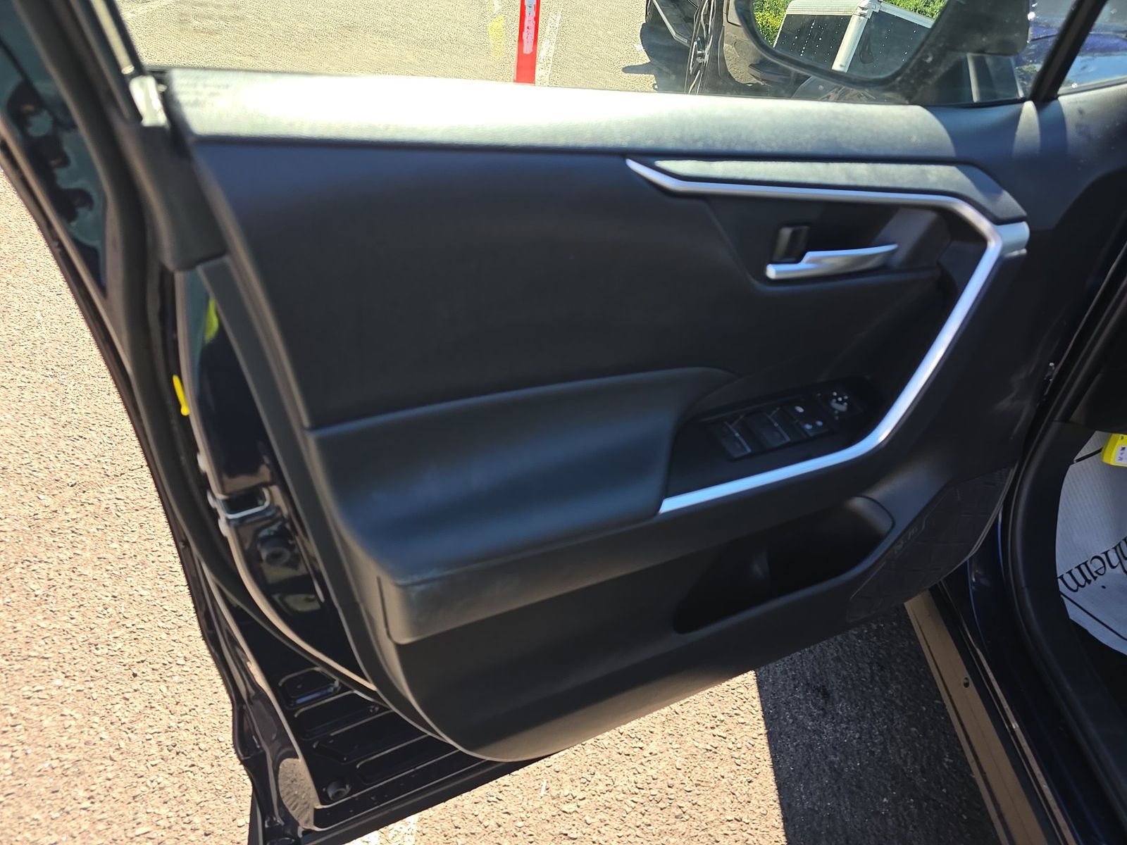 2025 Toyota RAV4 XLE FWD