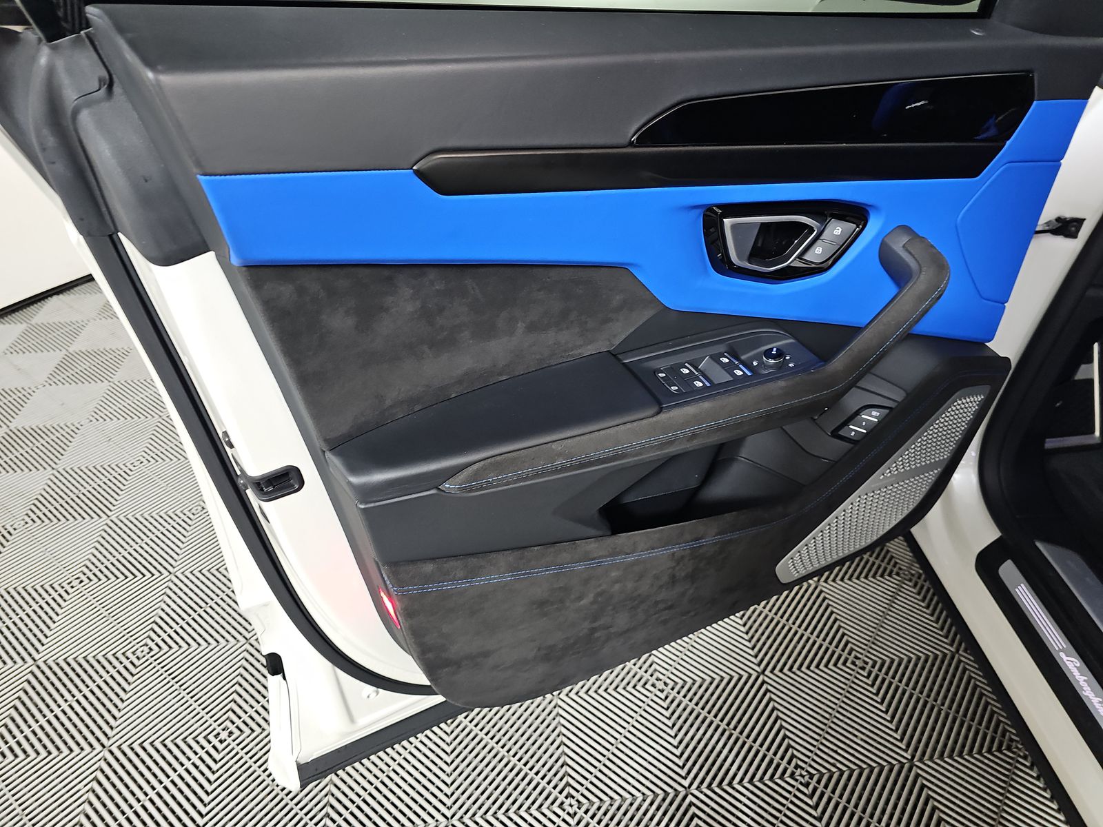 2024 Lamborghini Urus S AWD