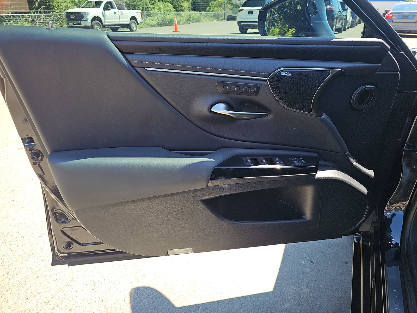 2023 Lexus ES ES 300h Ultra Luxury FWD