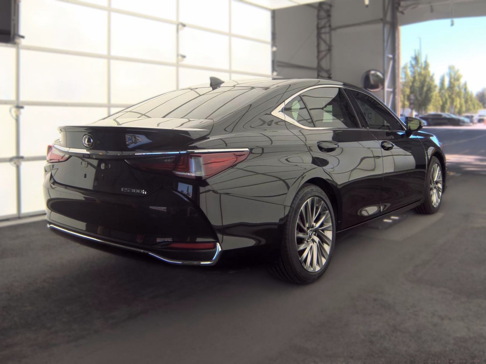 2023 Lexus ES ES 300h Ultra Luxury FWD