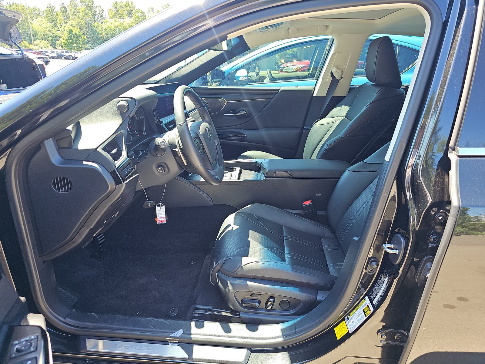 2023 Lexus ES ES 300h Ultra Luxury FWD
