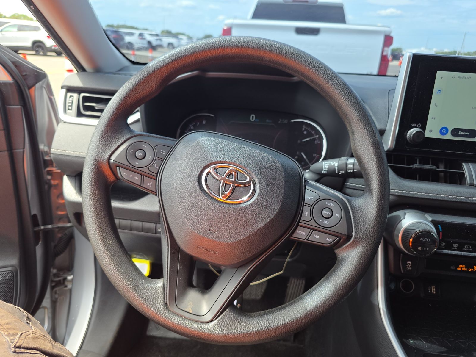 2024 Toyota RAV4 XLE FWD