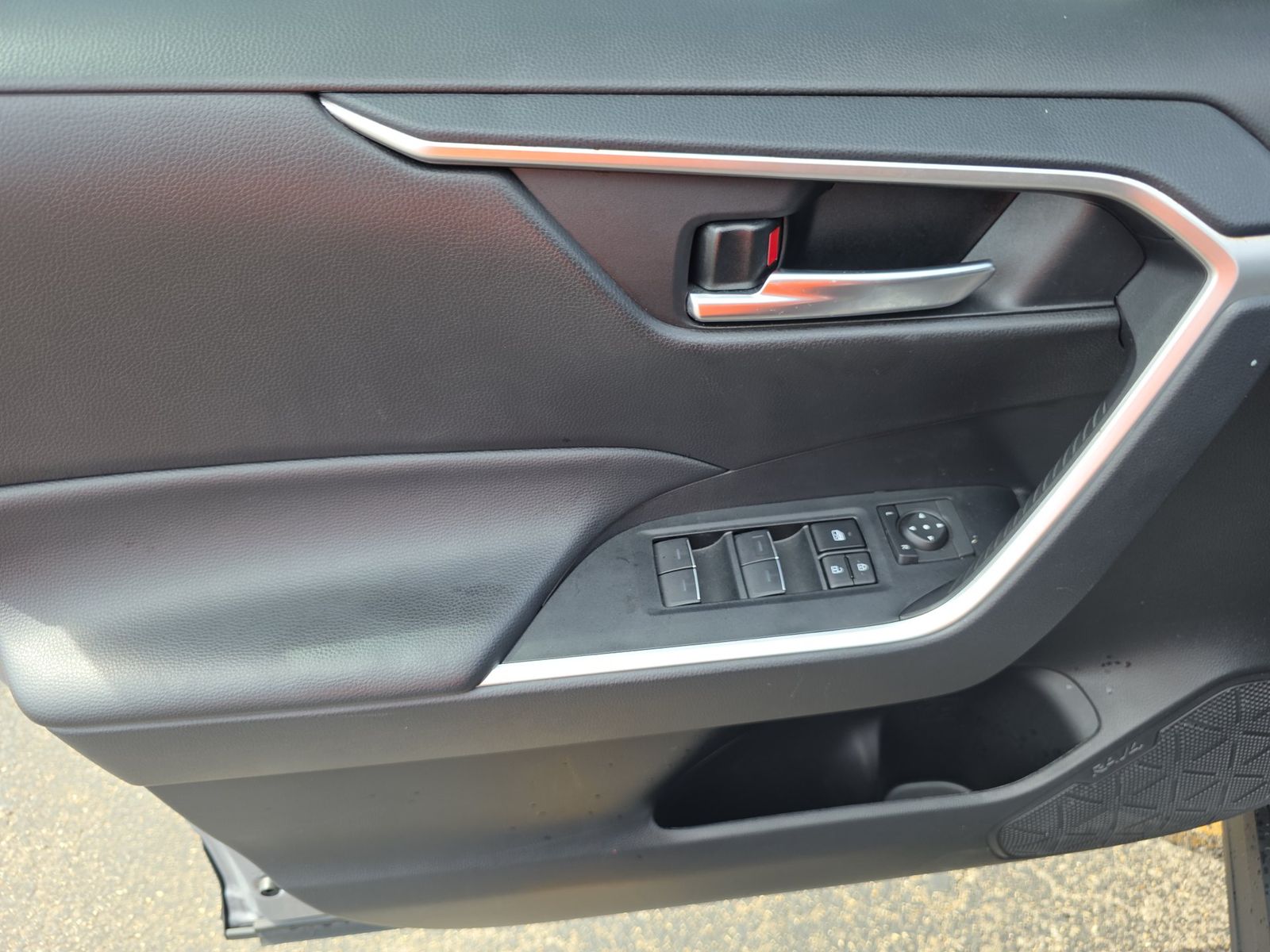 2024 Toyota RAV4 XLE FWD