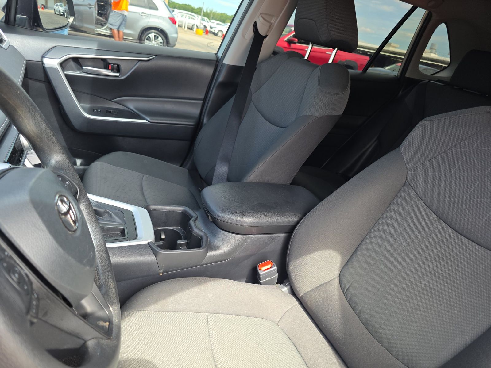 2024 Toyota RAV4 XLE FWD