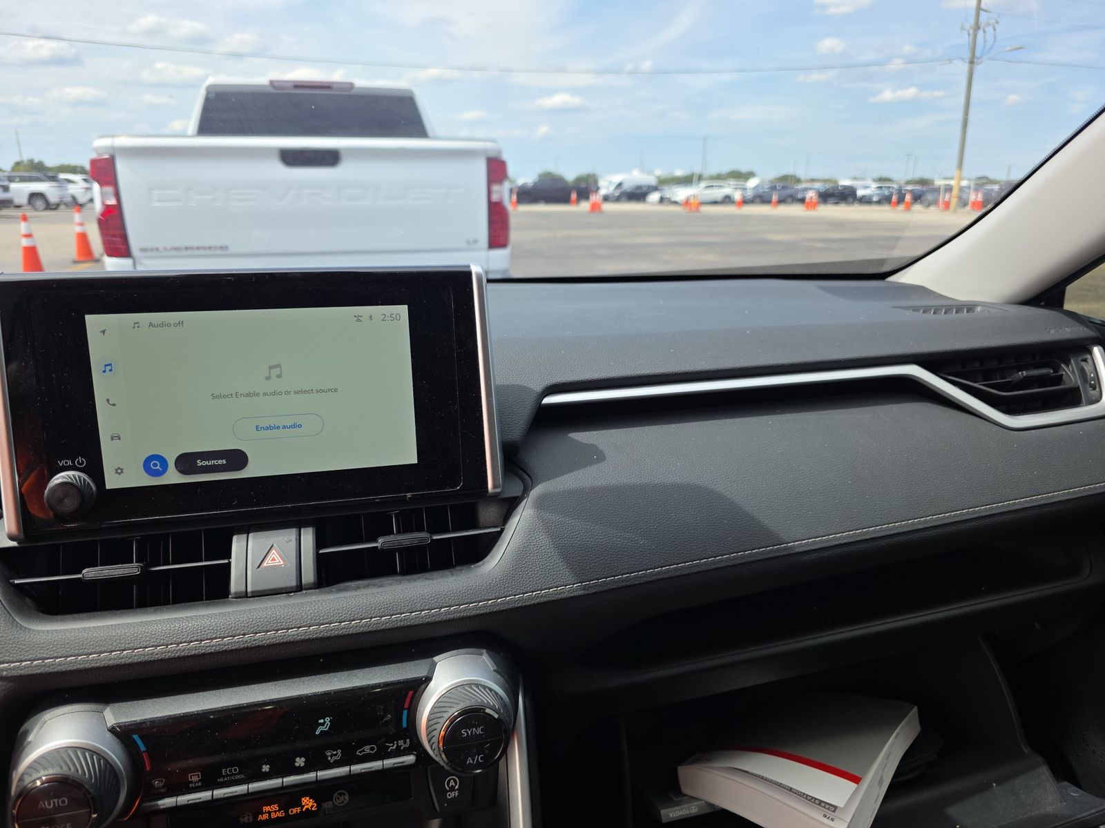 2024 Toyota RAV4 XLE FWD
