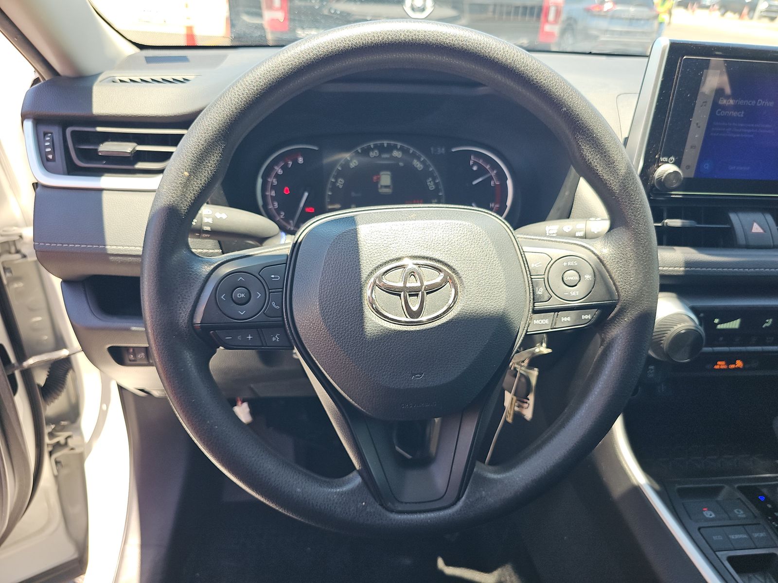 2024 Toyota RAV4 LE FWD